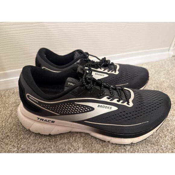 Women's  Brooks Trace 2 in Black & White Running Walking Athletic Sneaker, sz 10 - Picture 3 of 11